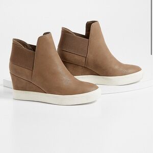 Maurice’s TIA Taupe Sneaker Wedge